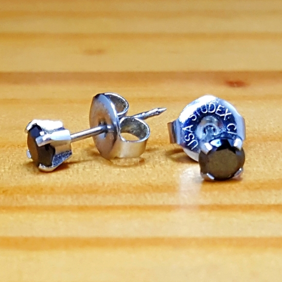 Ear Piercing Stud, Stainles Steel 4MM Cubic Zirconia Black (SYSTEM 75) - Picture 3 of 6